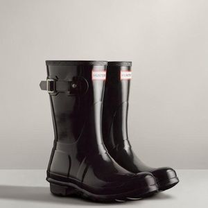 Hunter Rain Boots Black Size 7 mid length shiny like new